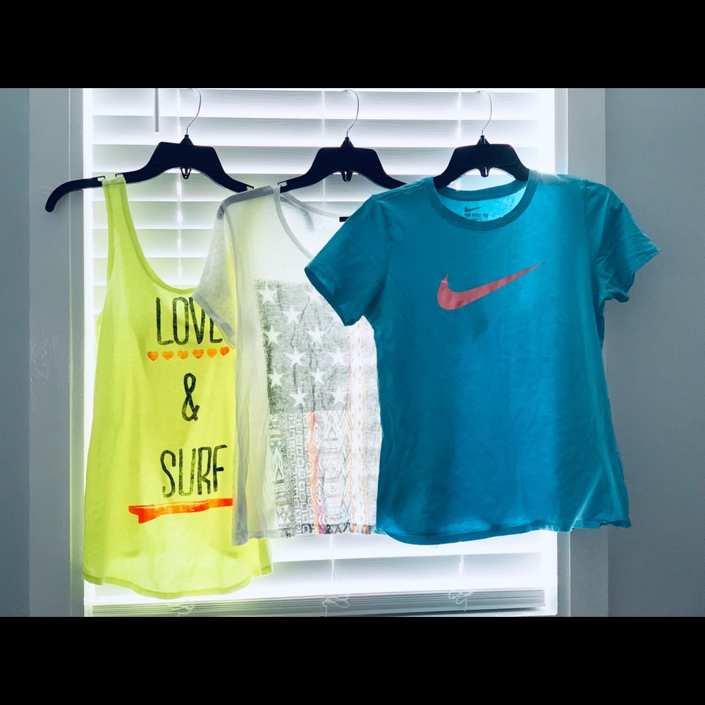 BUNDLE of 3 Tops & 2 Shorts